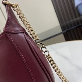 Новинка Мини-сумка через плечо Gucci Jackie Notte. Эта новая сумк