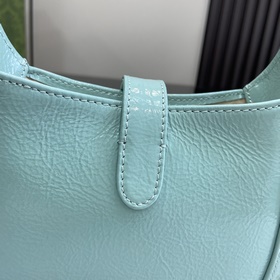 Новинка Мини-сумка через плечо Gucci Jackie Notte. Эта новая сумк