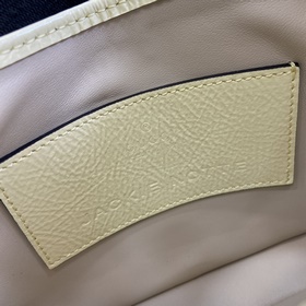 Новинка Мини-сумка через плечо Gucci Jackie Notte. Эта новая сумк