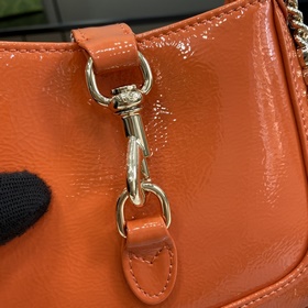 Новинка Мини-сумка через плечо Gucci Jackie Notte. Эта новая сумк