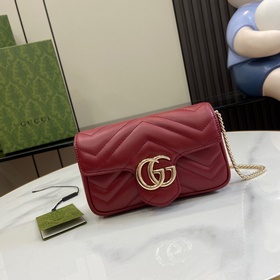 Новинка Сумка GG Marmont в мини-формате. Эта миниатюрная сумка из