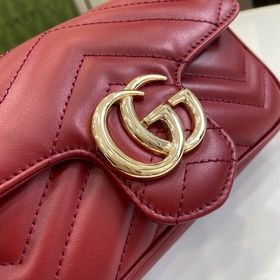 Новинка Сумка GG Marmont в мини-формате. Эта миниатюрная сумка из