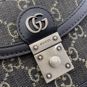 Мини-сумка через плечо Ophidia из серии GG. Один из самых узнавае