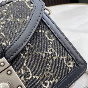 Мини-сумка через плечо Ophidia из серии GG. Один из самых узнавае