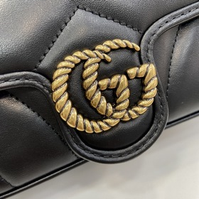 Мини-сумка GG Marmont (с кард-холдером) Стиль с переплетением сте