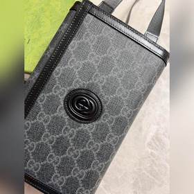 Новинка от Gucci, в продаже в магазинах! Сумка с двойным G-образн