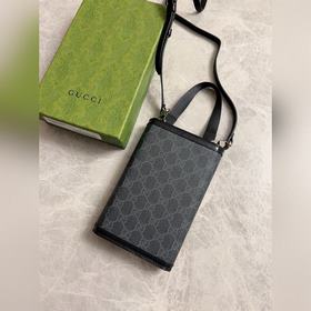 Новинка от Gucci, в продаже в магазинах! Сумка с двойным G-образн
