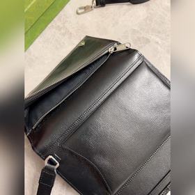 Новинка от Gucci, в продаже в магазинах! Сумка с двойным G-образн