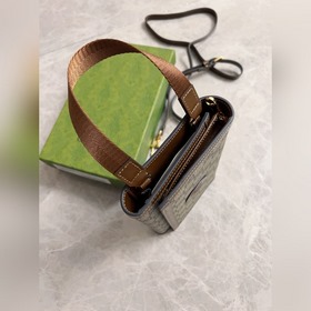 Новинка от Gucci, синхронизирована с официальным магазином. Сумка