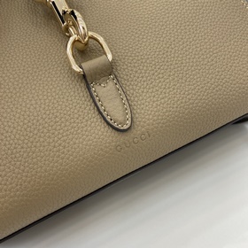 【Новинка】 Маленькая сумка-тоут из серии Gucci Jackie. Серия Jacki
