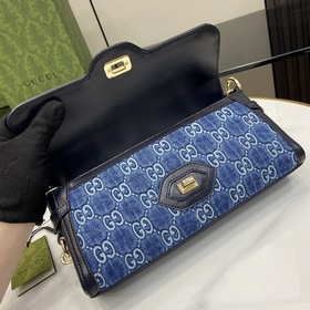 Новинка Маленькая сумка через плечо из серии Gucci Luce. Этот акс