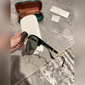 Новинка на официальном сайте Мужские солнцезащитные очки Gucci 
