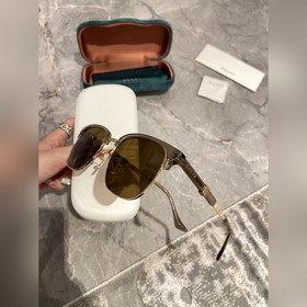 Новинка на официальном сайте Мужские солнцезащитные очки Gucci 