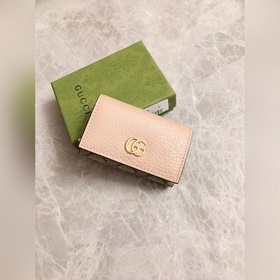 Новинка от Gucci! Изготовлена из импортной кожи ниток, новая сери