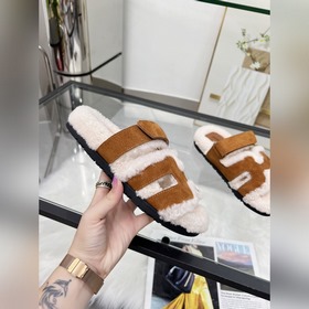 【HERMES】 Классическая популярная модель шерстяных тапочек от Herm