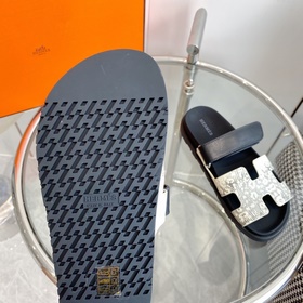 Мужской и женский модели в новых цветах Hermes, серия H chypre, т