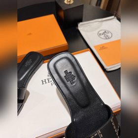 Новинка! HERMES Hermes, новая модель H-拖 2025 года, очень привлек