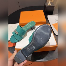 Hermes 2025 новая модель, классические тапочки с застежкой Kelly,