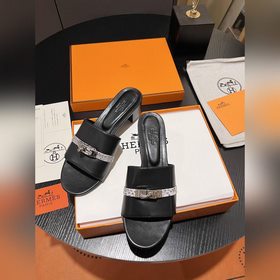 Hermes 2025 новая модель, классические тапочки с застежкой Kelly,