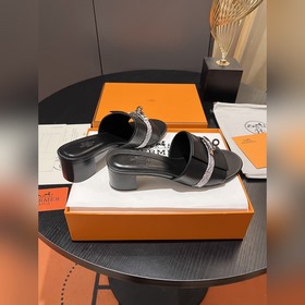 Hermes 2025 новая модель, классические тапочки с застежкой Kelly,