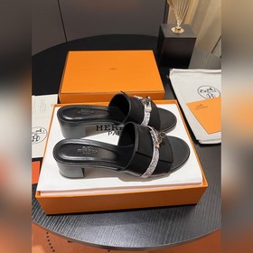 Hermes 2025 новая модель, классические тапочки с застежкой Kelly,