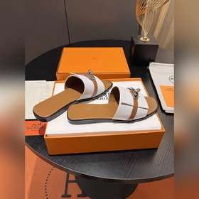 Hermes 2025 новая модель, классические тапочки с застежкой Kelly,