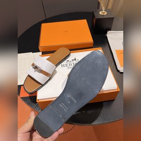 Hermes 2025 новая модель, классические тапочки с застежкой Kelly,