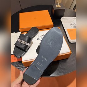 Hermes 2025 новая модель, классические тапочки с застежкой Kelly,