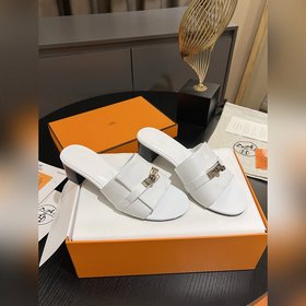Hermes 2025 новая модель, классические тапочки с застежкой Kelly,