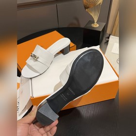 Hermes 2025 новая модель, классические тапочки с застежкой Kelly,