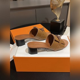 Hermes 2025 новая модель, классические тапочки с застежкой Kelly,