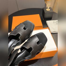 Весна-лето 2025 Hermes Сандалии на толстом каблуке Модная и униве