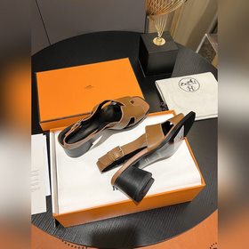 Весна-лето 2025 Hermes Сандалии на толстом каблуке Модная и униве