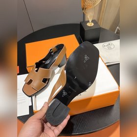 Весна-лето 2025 Hermes Сандалии на толстом каблуке Модная и униве