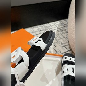 Версия высшего качества HERMES 24/ Новые сандалии Pig Nose Санда