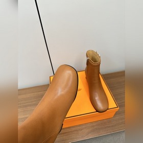 Hermes H Новая модель Hermes с круглым носком, высоким каблуком и