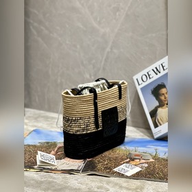 Новая модель из натуральной кожи Lo w. Эта компактная сумка Baske