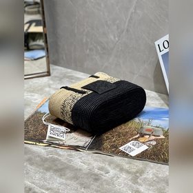 Новая модель из натуральной кожи Lo w. Эта компактная сумка Baske