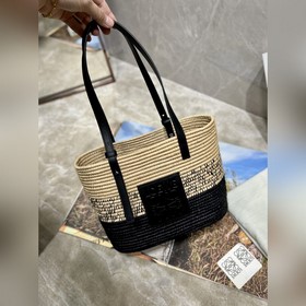 Новая модель из натуральной кожи Lo w. Эта компактная сумка Baske