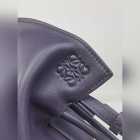 Подлинный мини-сумочка темно-фиолетового цвета Loewe mini 11046s