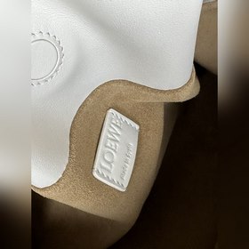 Оригинальная кожа, обновленная версия Flamenco от Loewe, средний 