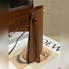 Чехол для телефона Loewe Dice, три цвета в наличии, модель 1007. 