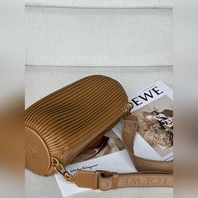 Оригинальная кожа loewe 2025 осень-зима Большая сумка-браслет из 