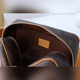 Косметичка M11623 Locker Dopp Kit Туалетная сумка из ткани Monog