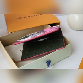 M83498 Карманный кошелек Этот популярный универсальный кошелек в