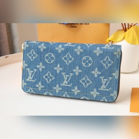 M82958 Фотография реального изделия Модель Monogram в новом испо