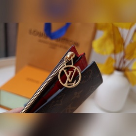 M82415 Оригинальный Модель «Portefeuil Lisa» из ткани Monogram с 