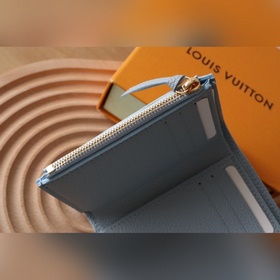 Фотография реального изделия M83271 Первый слой кожи «Portefeuil