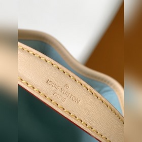 N40640 Эта сумка Nano Noé из коллекции Damierlicious воплощает кл