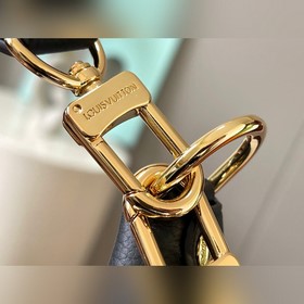 Высококачественная кожа, 46725. Сумка Loo Hobo изготовлена из мяг